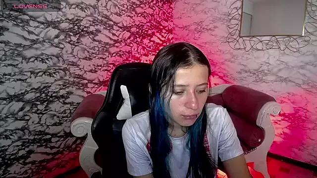 Green_EyesFox_v from StripChat