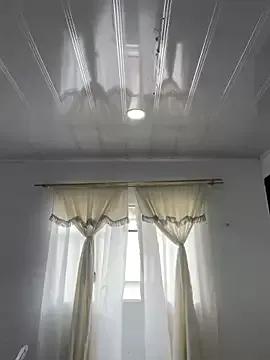 hannahb-e from StripChat