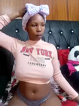 HornySnowie23x from StripChat is Freechat