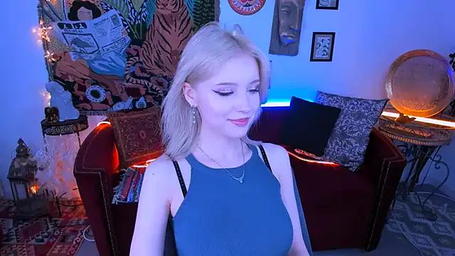 LeonaStane from StripChat is Freechat