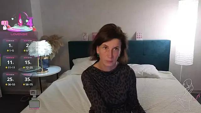 Lia_Reyn from StripChat