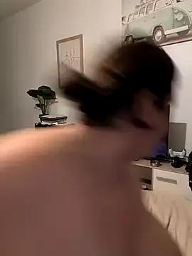 lilfroggy_off from StripChat is Freechat