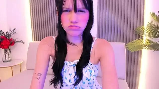 Lilily_lv from StripChat