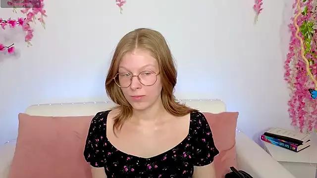 Lilly_Belly from StripChat