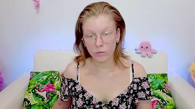 Lilly_Belly from StripChat