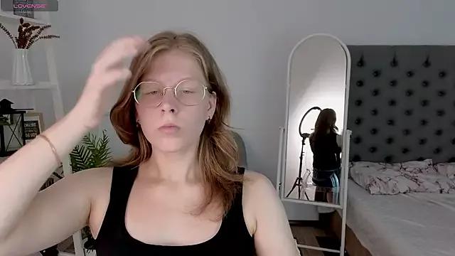 Lilly_Belly from StripChat
