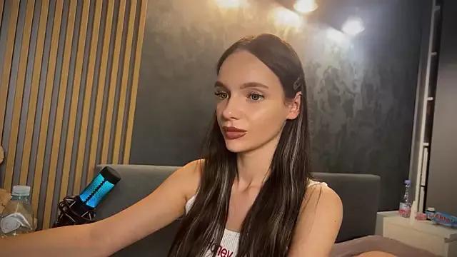 litlle_angelll from StripChat