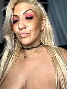 LittleMissEeve from StripChat