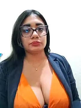 Luna--95 from StripChat is Freechat