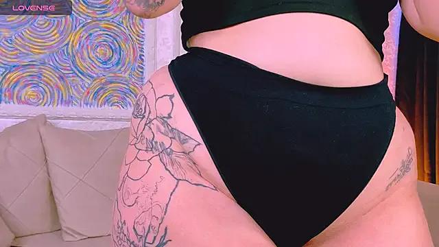 Marrenaa from StripChat