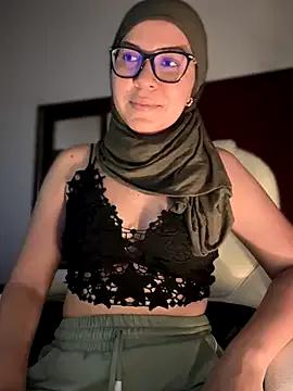 MatchedEyebrow from StripChat is Freechat