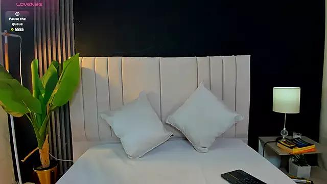 Missnaomi_ from StripChat