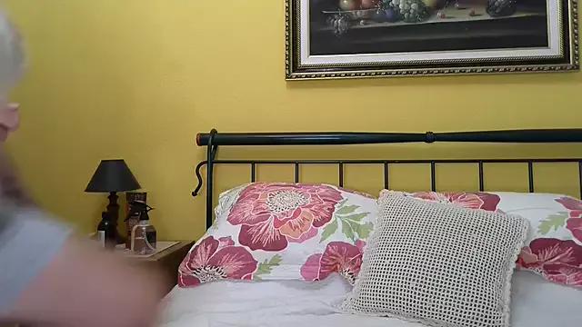 NAWTYClassyBritMILF from StripChat is Freechat