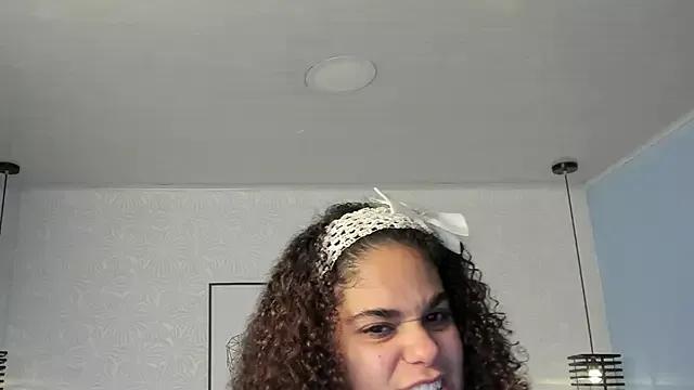 ninna_curly from StripChat