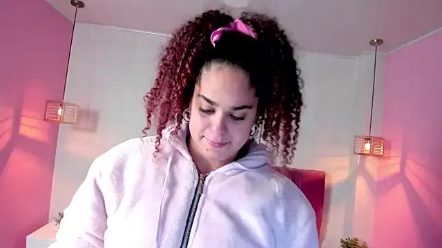 ninna_curly from StripChat