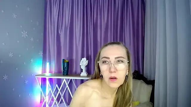 Queen_a_n_i from StripChat