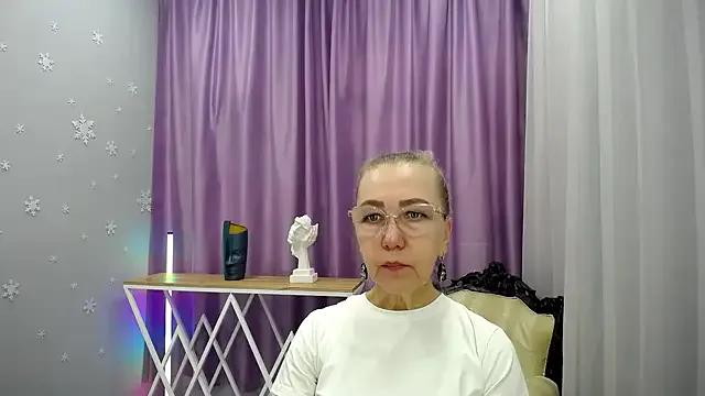 Queen_a_n_i from StripChat