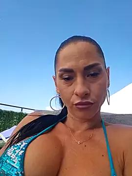 SensyTV from StripChat is Freechat