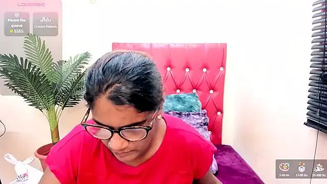 Strawberry_Lips from StripChat