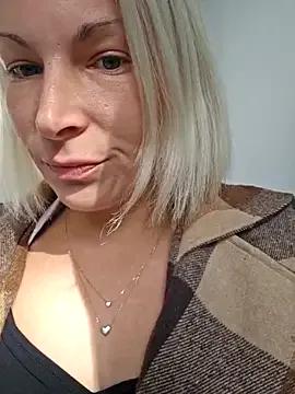 Sunny-Sin from StripChat