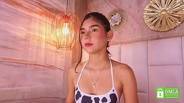 sweetlittlevenus from StripChat