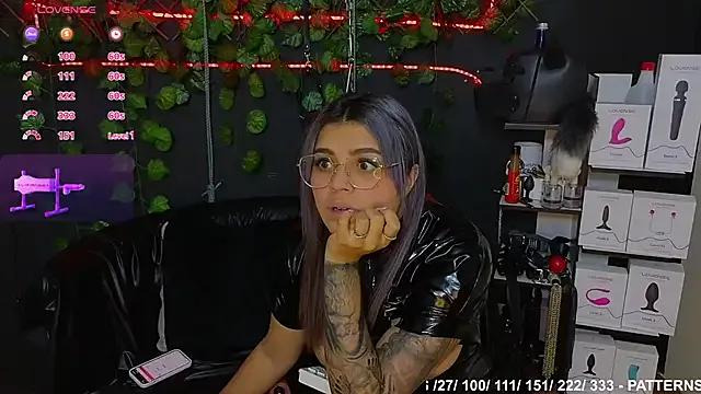 Sweett_Mollyy from StripChat