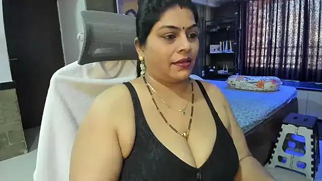 tarivishu23 from StripChat is Freechat