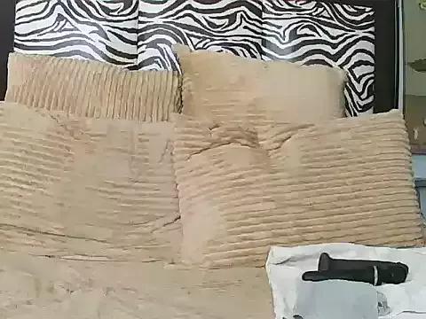 Wild_RoseXX from StripChat