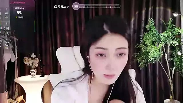 Yangyang-777 from StripChat