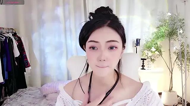 Yangyang-777 from StripChat