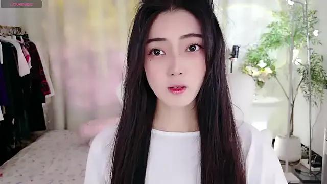 Yangyang-777 from StripChat