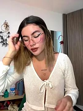 Your_Honeey from StripChat