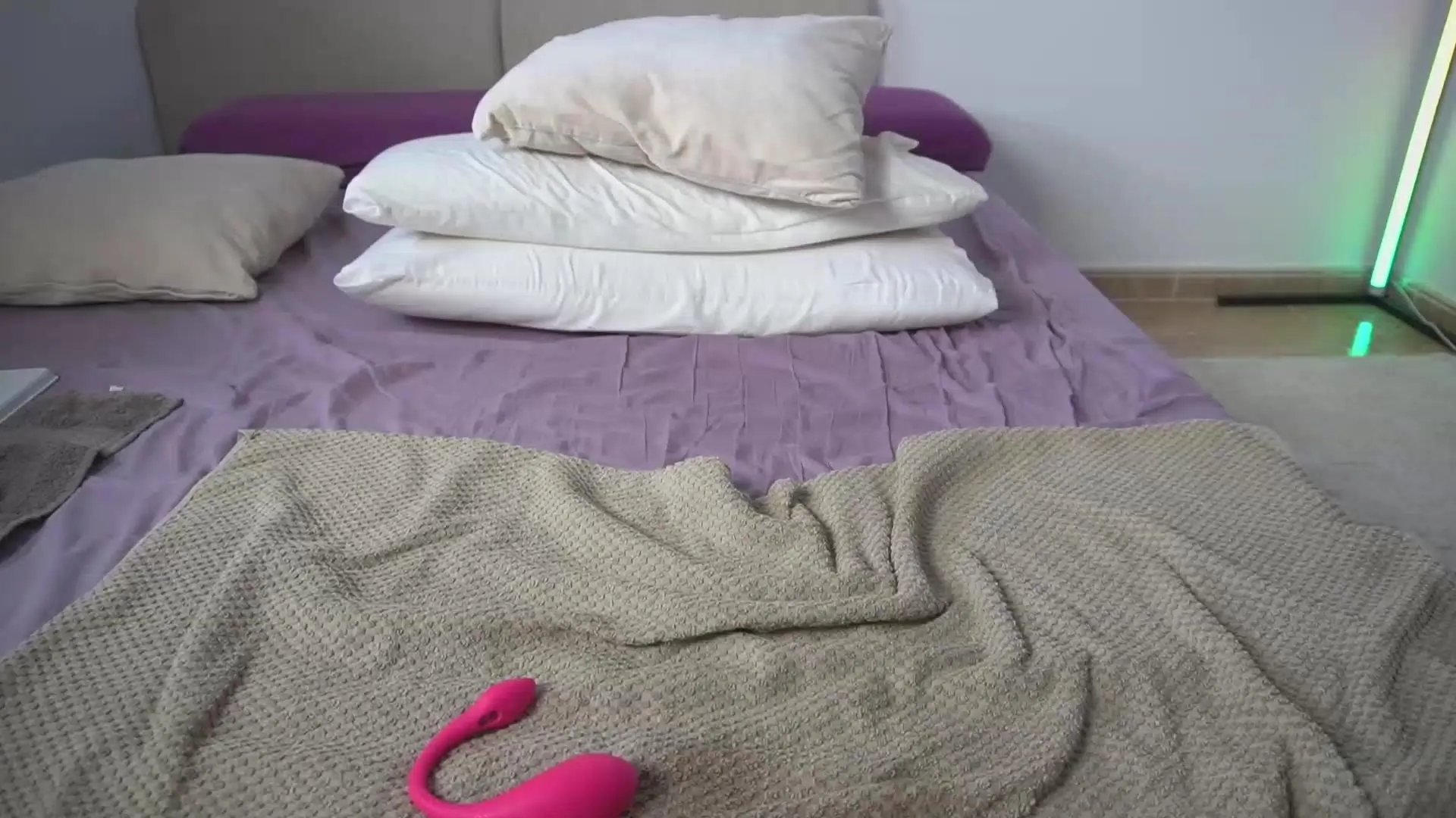 Offline anee_lory on Cam4