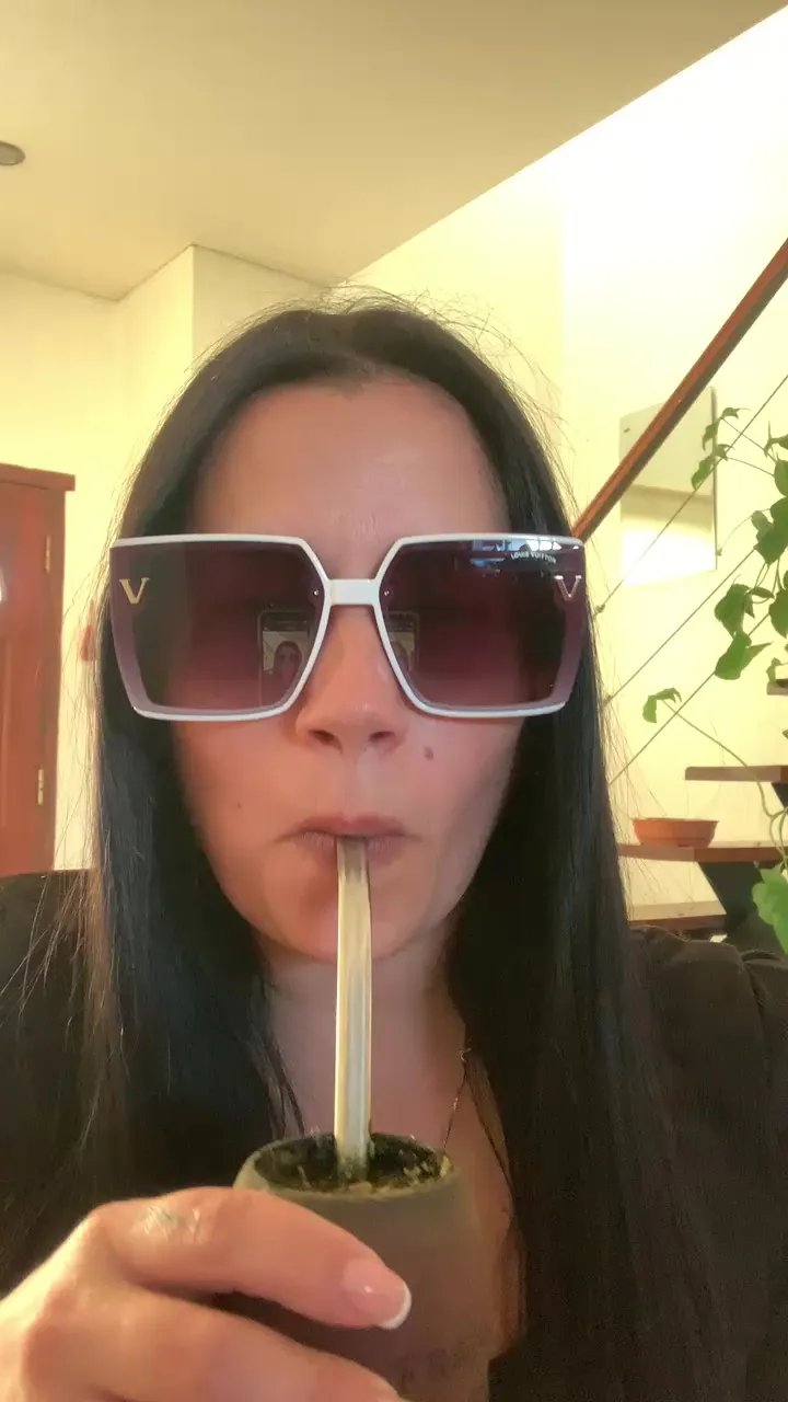 Offline hotcurvi1 on Cam4