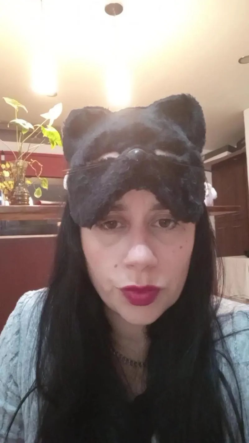 hotcurvi1 — Freechat on Cam4