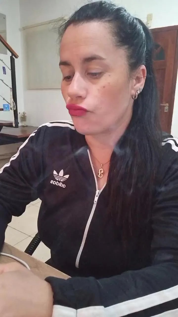 Offline hotcurvi1 on Cam4