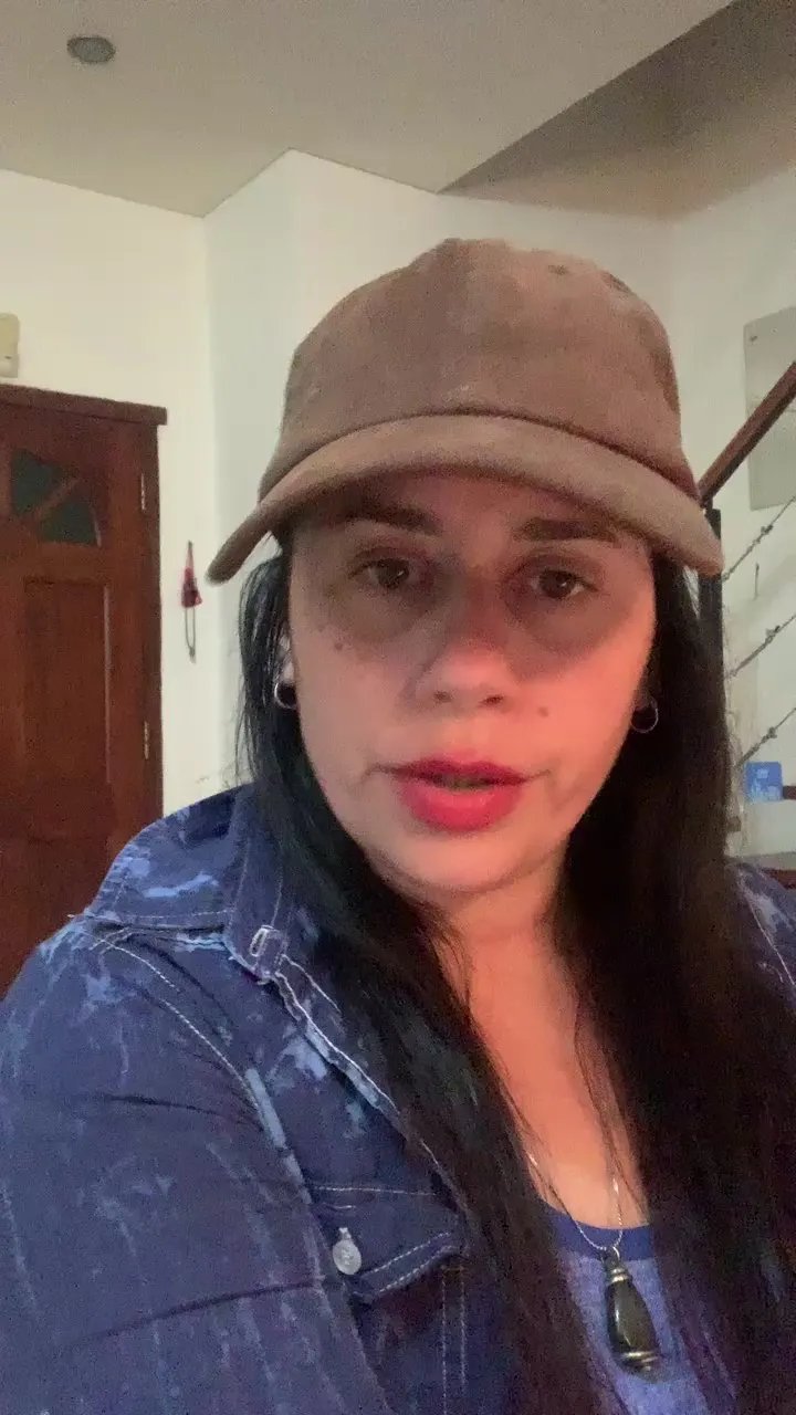 Offline hotcurvi1 on Cam4