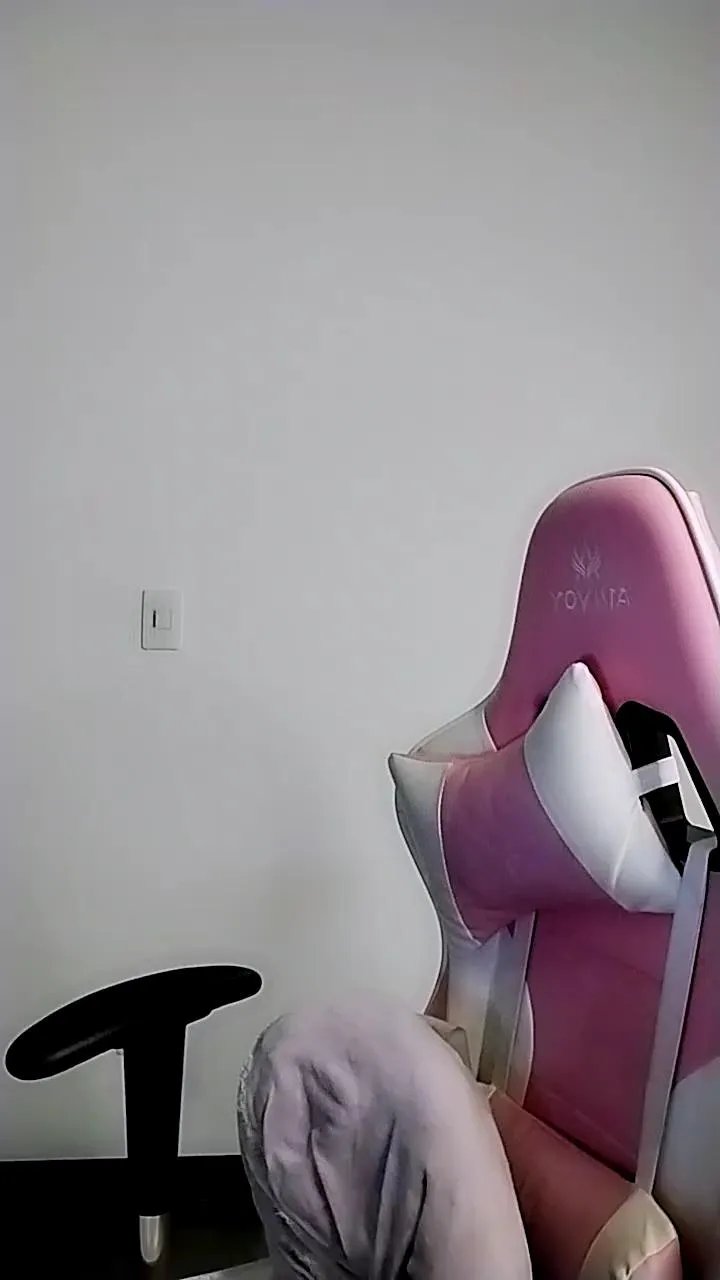 Offline Kittyfeet1 on Cam4