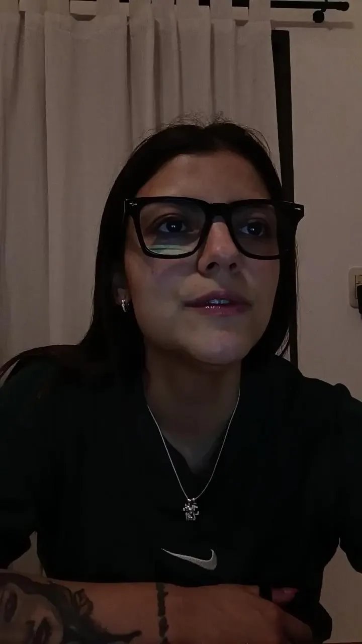 Offline Lilylovexx on Cam4