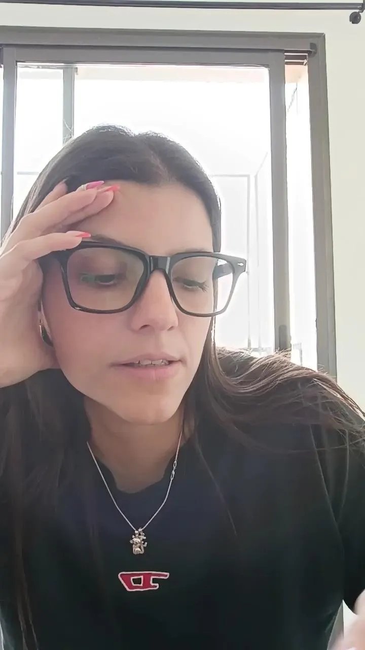 Offline Lilylovexx on Cam4