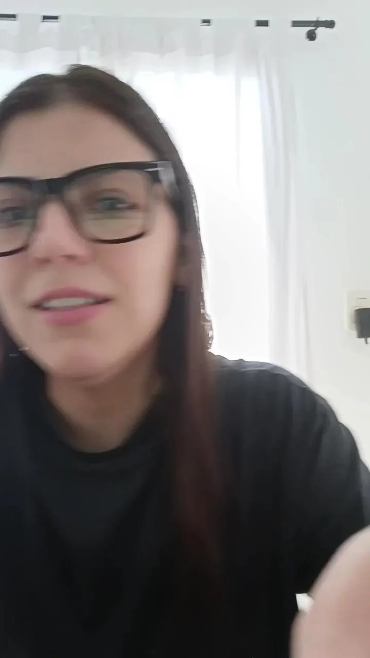 Offline Lilylovexx on Cam4