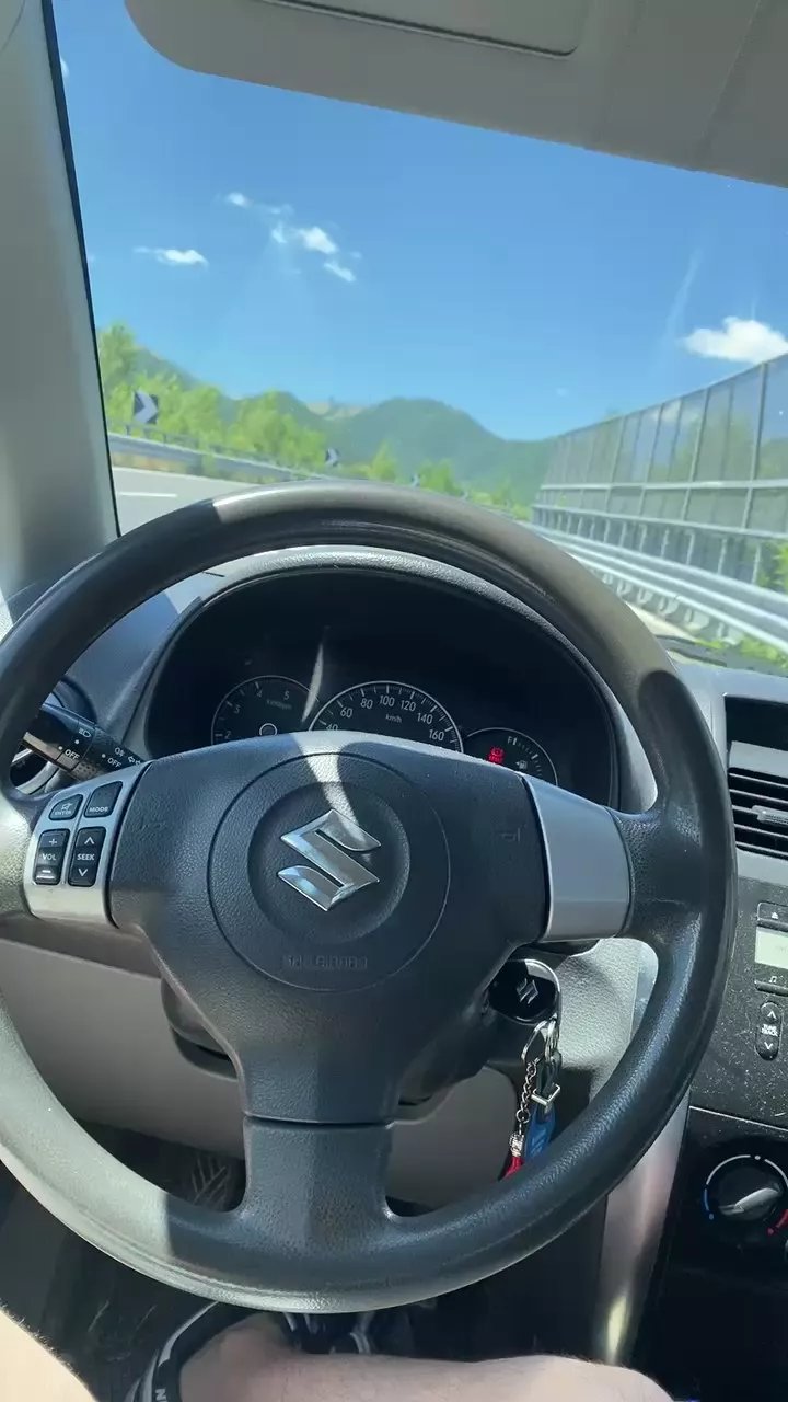 Offline lucapublic on Cam4