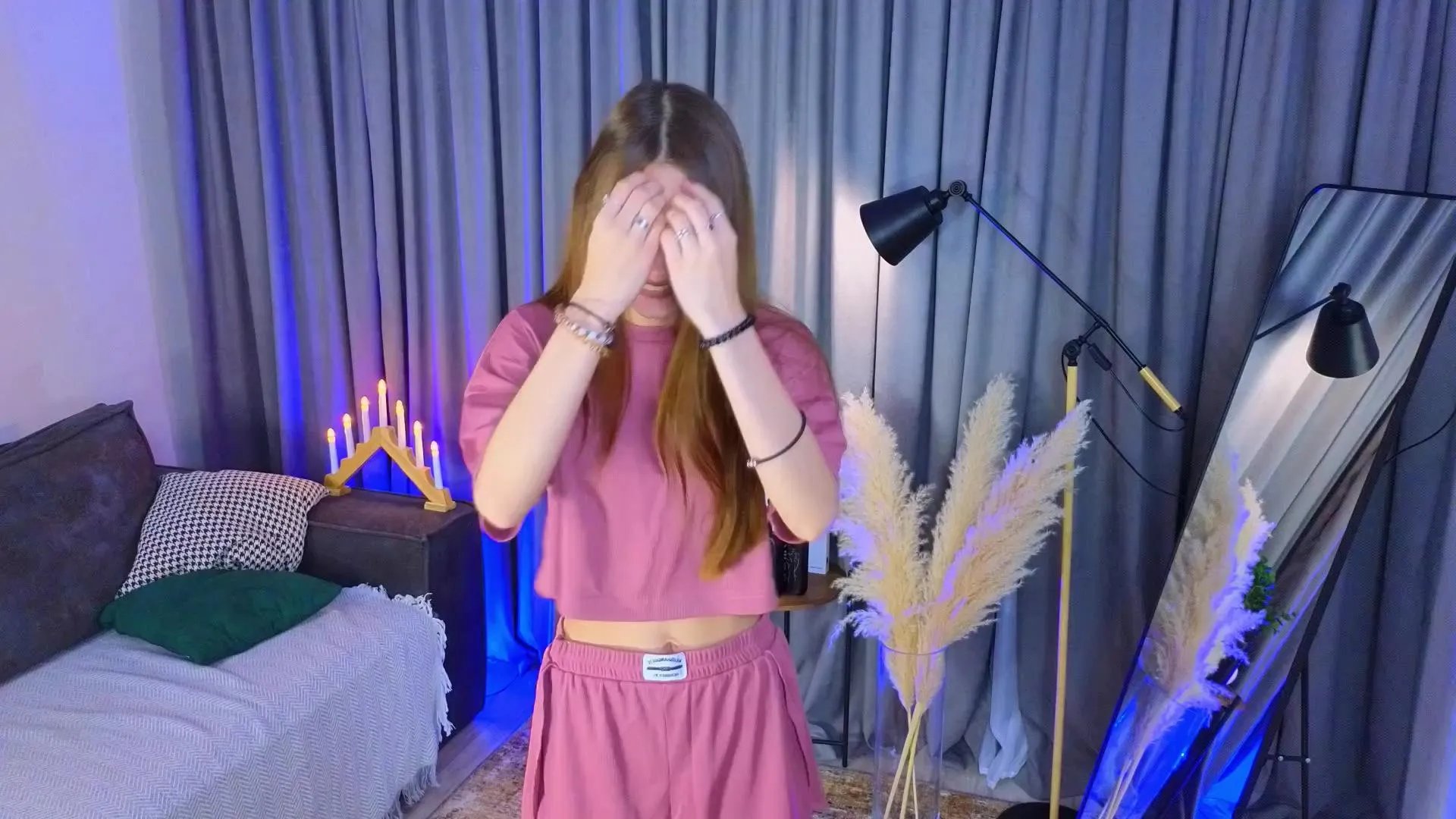 Offline LydiaBlyth on Cam4