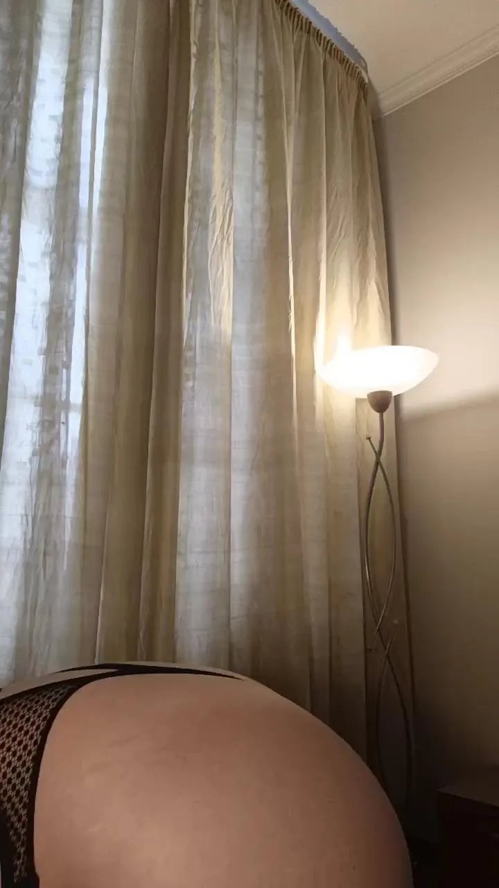 Offline SusieRedd on Cam4