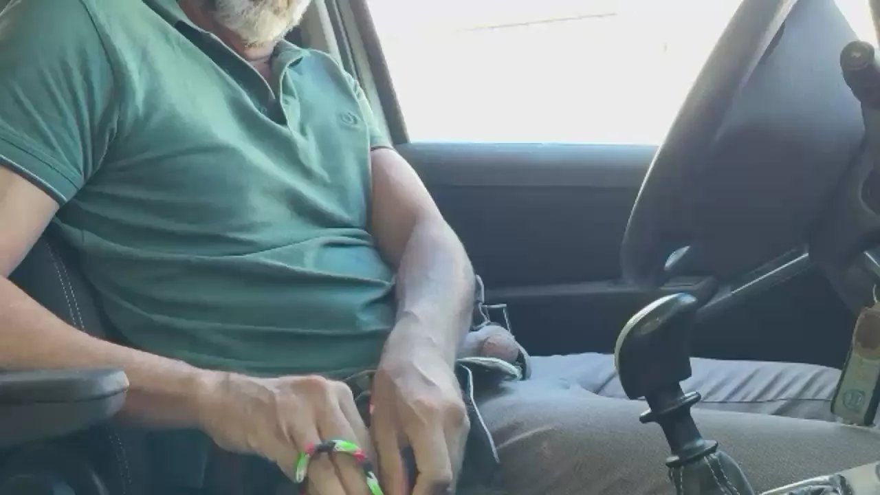 Offline Taxirider on Cam4