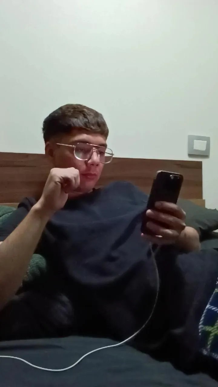 Offline Toxicofav on Cam4