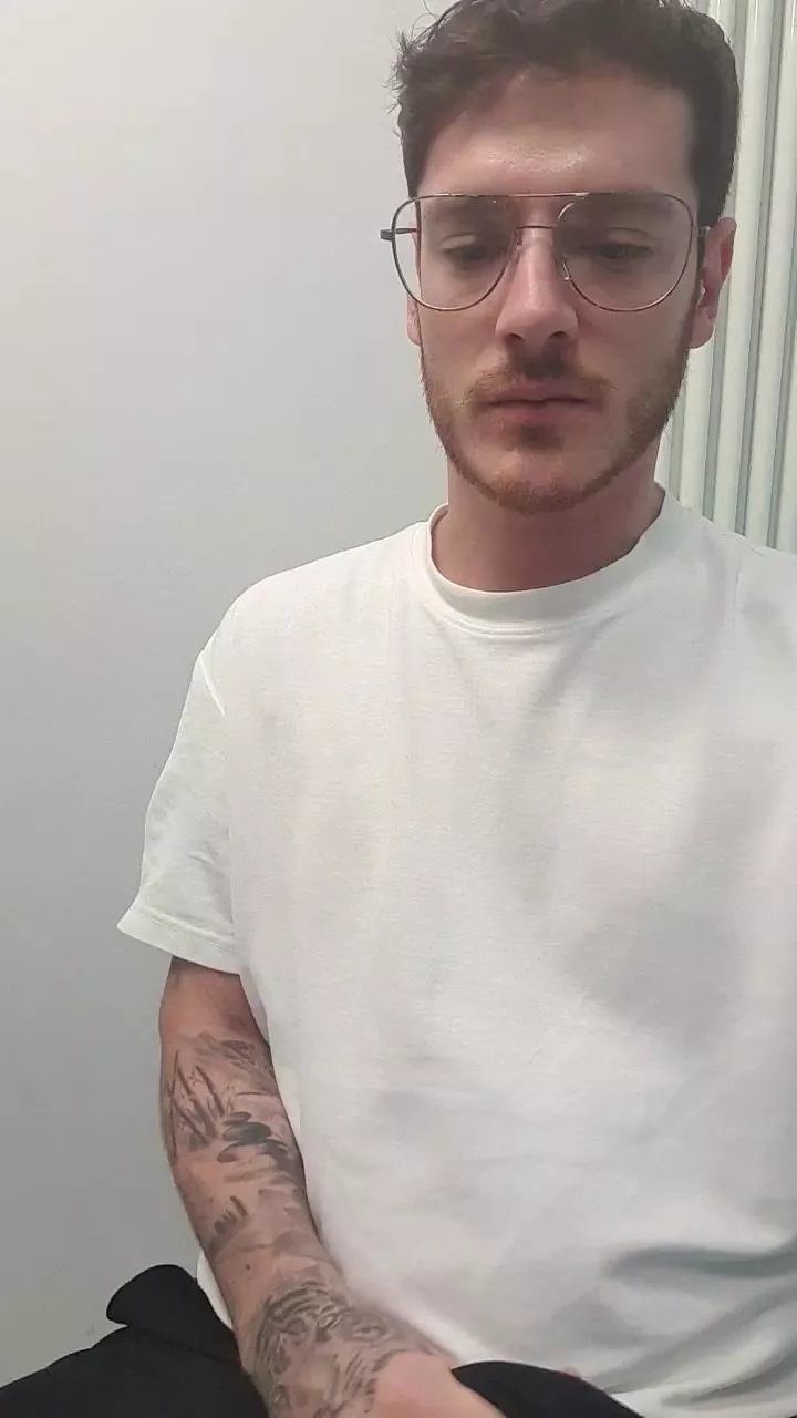 Offline WetDream20 on Cam4