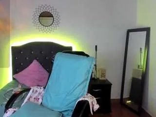 Offline liaa-baby on CamSoda