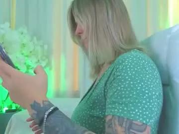 Freechat _b00bss_ on Chaturbate