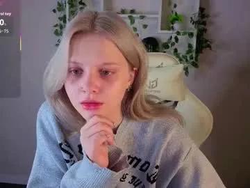 allice_cox — show my boobs [52 tokens left] #new #skinny #blonde #lovense #smalltits